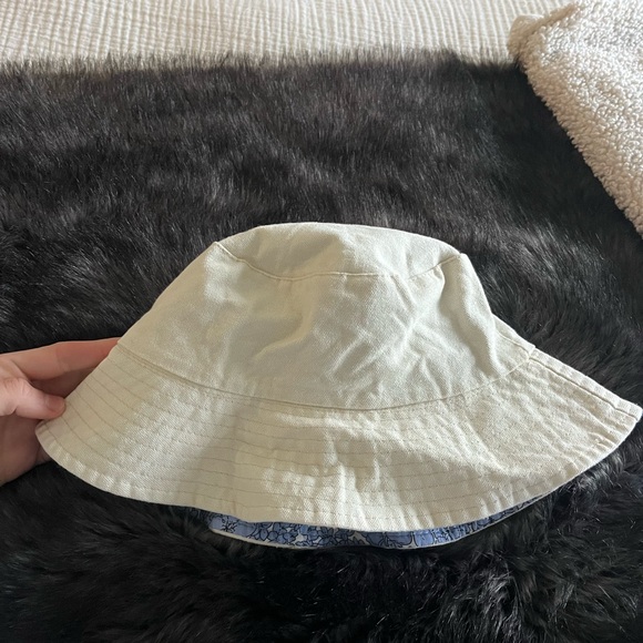 Blue floral reversible bucket hat - Picture 8 of 10